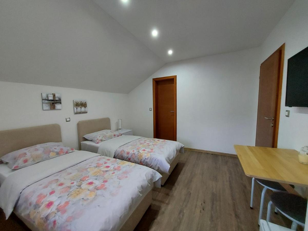 House Boketto Hotel Korenica Luaran gambar
