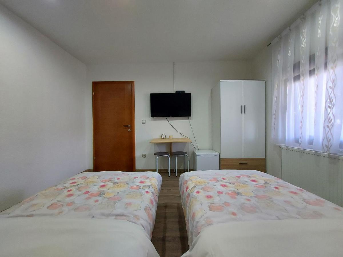 House Boketto Hotel Korenica Luaran gambar